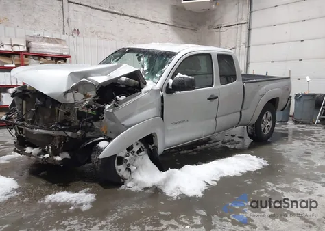 2005 Toyota Tacoma Base V6 z USA, uszkodzony, nr VIN 5TEUU42N75Z067160
